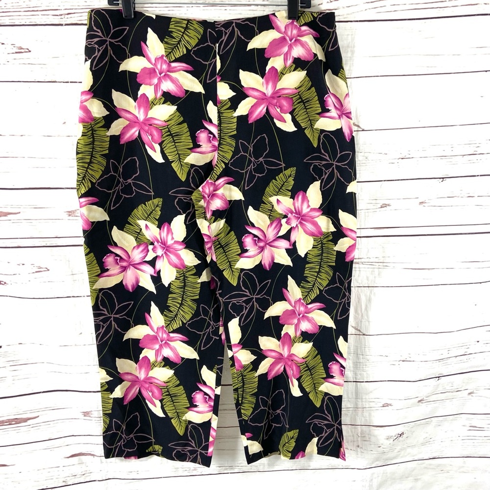 Tommy‎ Bahama Women's Capri Pants 14 Black Floral Hawaiian Silk Linen Blend.